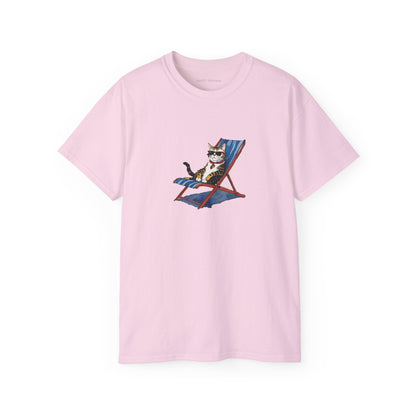 Cat, but he's on vacation Tee - Cozy Igloo